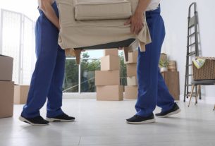 The Top 10 Benefits of Using a Removal Company to Move House in the UK The Top 10 Benefits of Using a Removal Company to Move House in the UK